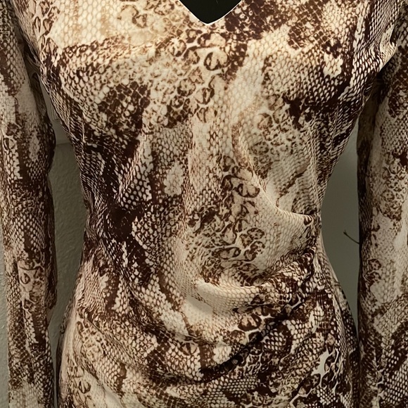 Guess Dress. - Picture 4 of 10